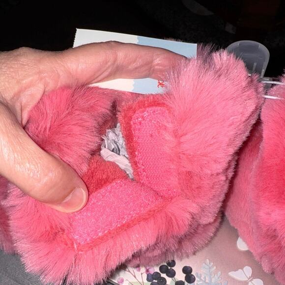 Reseller Bundle of 10 Pairs - Cat & Jack Girls’ Fuzzy Slippers – Small (5/6) - Picture 8 of 8